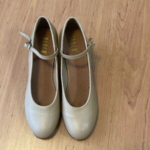 Bloch tap dancing shoes